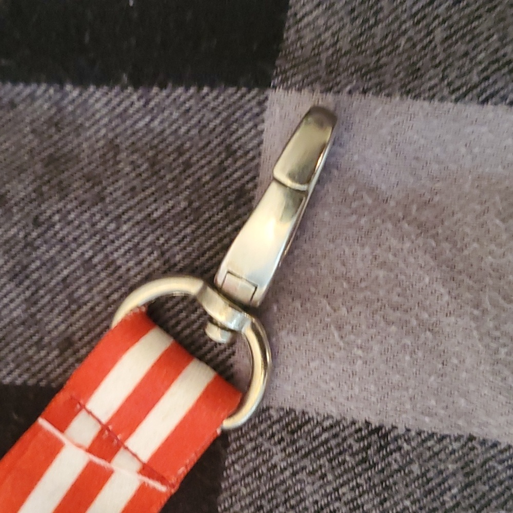 2/$8 🦅 USA 🇺🇸 flag lanyard 18 ½" long - Picture 3 of 4